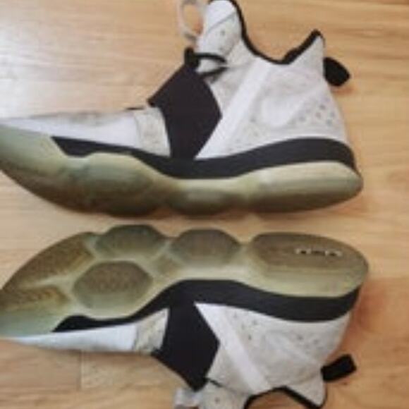 Nike LeBron XIV 860634-100 Sneakers Mens 14 High Top Leather BHM Basketball Y2K - Picture 6 of 16